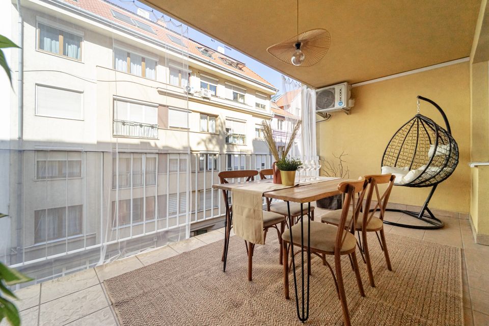 Loggia a szomszédos házak felé