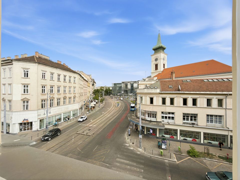 Kilátás az ablakból a Kálvin tér felé